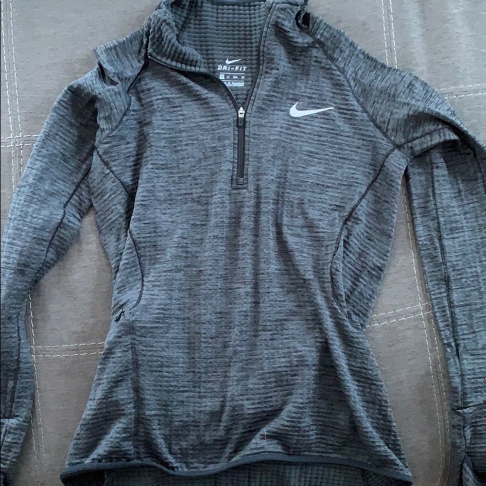 Nike half-zip